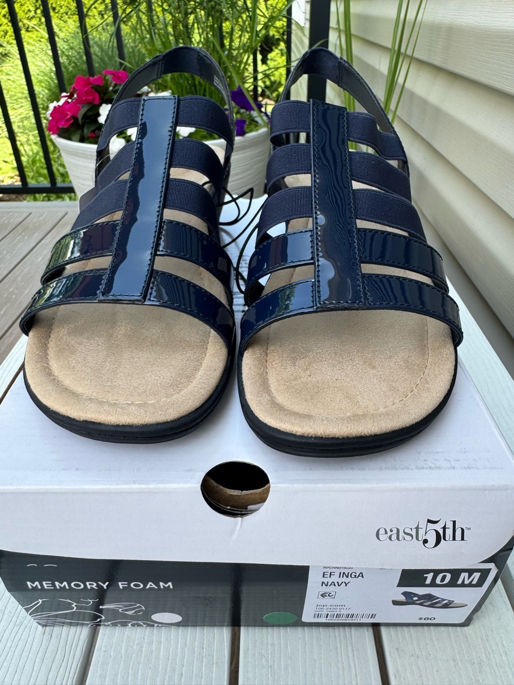 ✨Brand New! “East 5th” Navy Strappy Wedge Sandals with Memory Foam. Size 10.